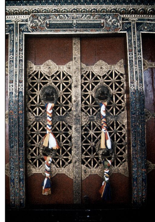 Lhasa JohkhangTür© Dirk Witt (Kahlen_0630)