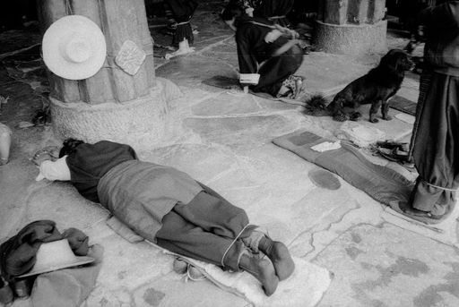 Lhasa Prostrations Lhasa SW Zöpfe (Kahlen_0648)