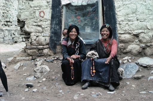 Lhasa Kampafrauen Schmuck (Kahlen_0698)