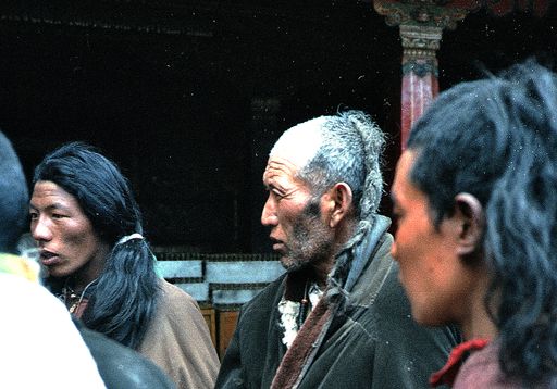 Lhasa Johkhang Drei Pilger Männer (Kahlen_0701)