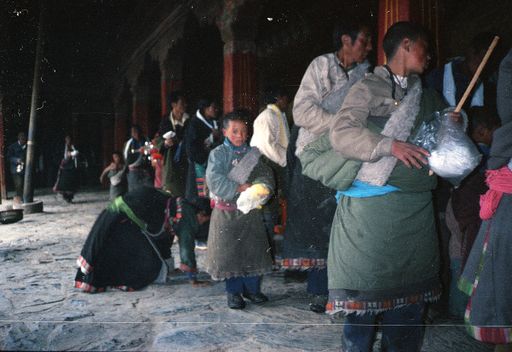 Lhasa Johkhang Pilger (Kahlen_0703)