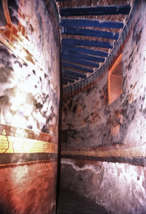 Samye Rundgang Rechts Eingang (Kahlen_0831)