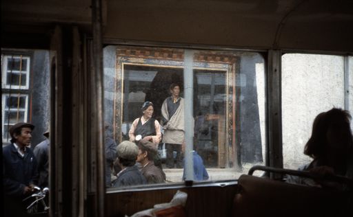 Shigatse Bus (Kahlen_0853)