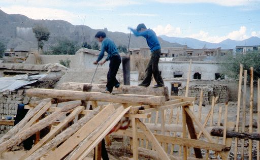 Shigatse Hausbau Sägen (Kahlen_0856)