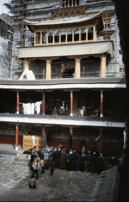 Tashilunpo Schürzenverkauf (Kahlen_0869)