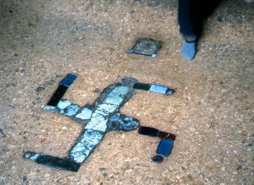 Tashilunpo Swastika (Kahlen_0870)