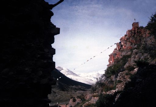 Tsurphu Retreat Rotes (Kahlen_0976)