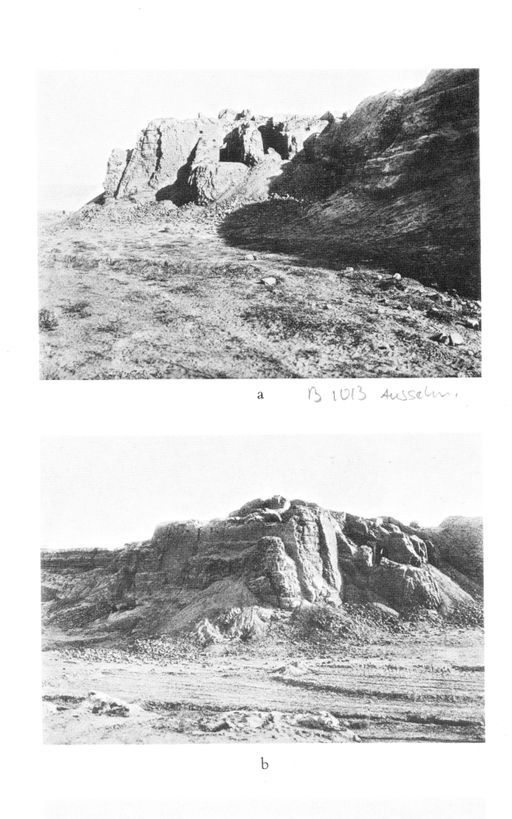 B 1013: Blick entlang der inneren Mauer mit den hohen Mauern und Gewölben des Komlexes der Ruine α nach Norden bis zu Tempel γ.