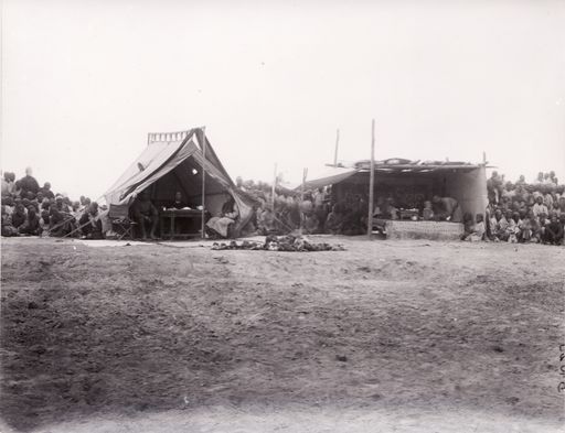 B1025a: Volksfest in Gegenwart der deutschen Expeditionsmitglieder als Gäste des Wangs von Lukchun (Turfan_II_14_B_1025.jpg)