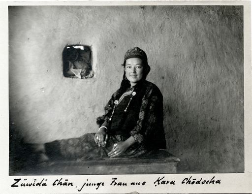 B1029: Zuwida Khan, Tochter des Hauswirts Sa'ut von Karakhoja 1905 (B_1029_pos.jpg)