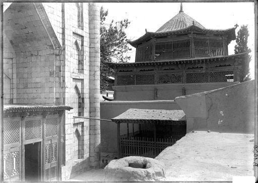 B 1030: Grabmoschee und Grabdenkmäler des Wang von Komul