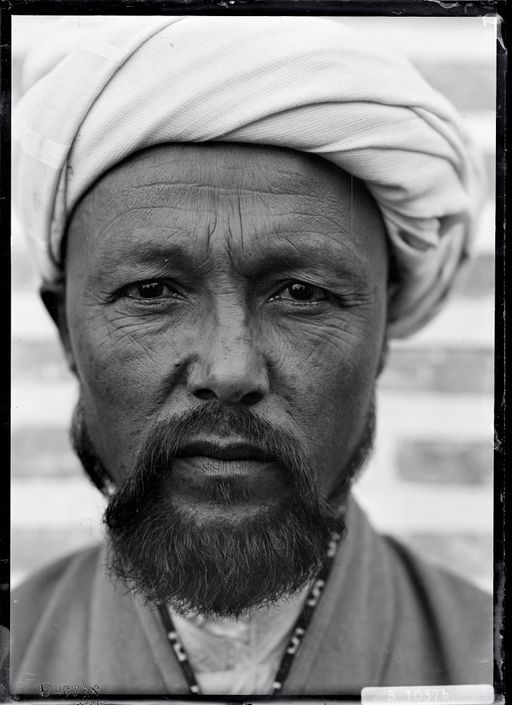 B1037b: Kopf eines beturbanten Mannes vielleicht Isa Khan, Aksakal der russischen Türken aus Tashkent (B_1037b.jpg)