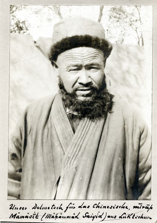 B 1040: Enger Mitarbeiter und Dolmetscher für das Chinesische von Albert von Le Coq: Mämäsit (Mähämmäd Saiyid), war ehemals Mirab (Wasserbeamter) in Lukchun, aufgenommen 1905