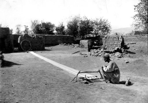 B1045: Weber im großen Hof des Expeditionsquartiers (B_1045_Khocho.jpg)