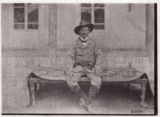 B1076: Theodor Bartus (Grabungstechniker aller vier deutschen Expeditionen) (Turfan_IV_13_B_1076.jpg)