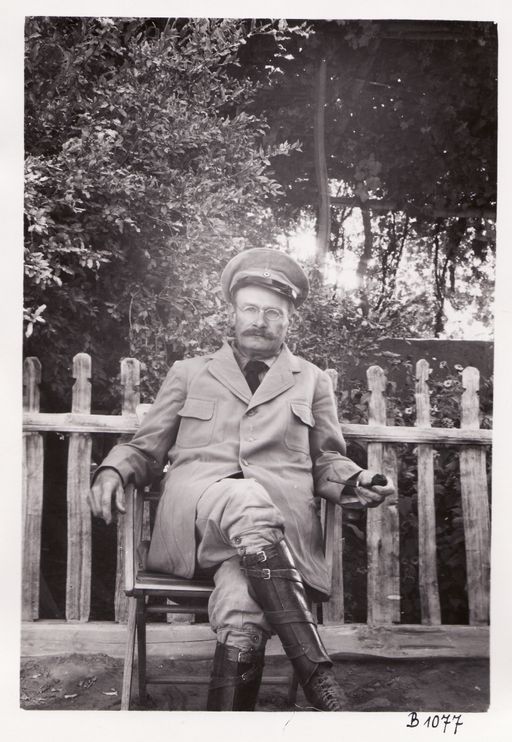 B1077a: Albert von Le Coq, Expeditionsleiter der 2. und 4. Turfanexpedition (Turfan_III_05_B_1077.jpg)