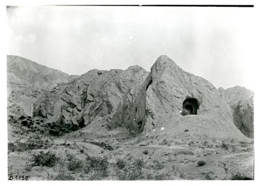 B 1130: Höhleneingang in eine Kulthöhle mit erhaltenem Vorraum