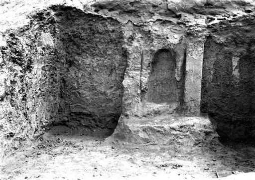 B1161: Feuerstelle in einer Wohnhöhle (B_1161_Achik_Ilek.jpg)