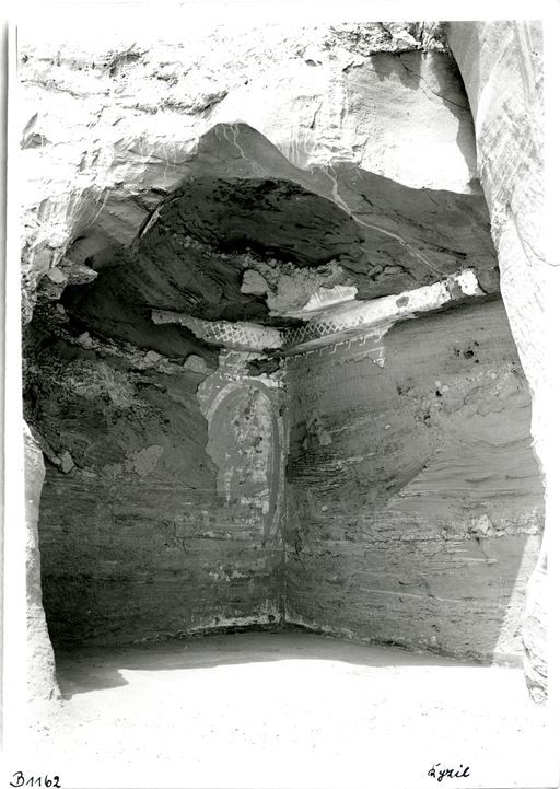 B 1162: Zerstörte Cella mit 2 Nischen und Resten von Wandgemälden und einer zerstörten Kuppel oder Kassettendecke
