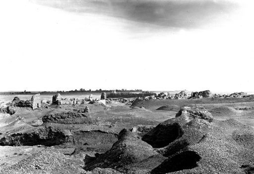 B 1174: Panorama der Weststadt mit Bauten um die Festung