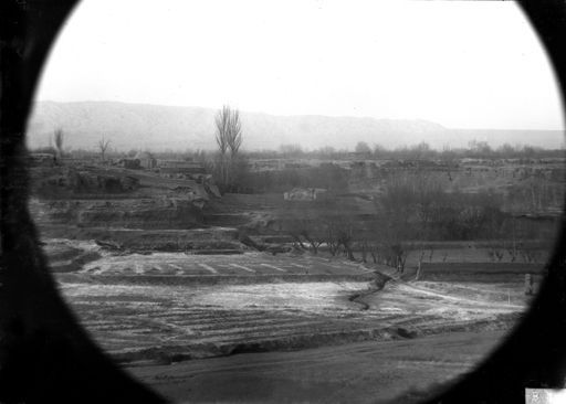 B 1233: Nahaufnahme von Kashgars Vorland bis zu den nördlichen Bergen