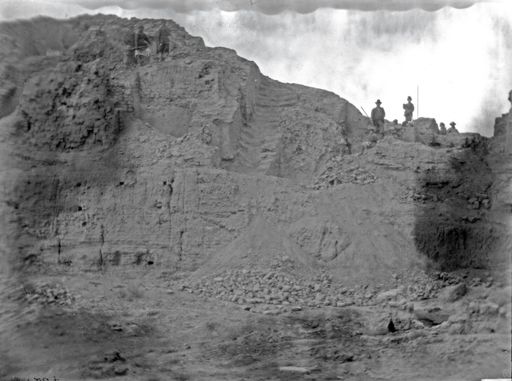 B1287: Grabungsarbeiten unter Theodor Bartus auf der Ruine Alfa von Osten gesehen (B_1287_Khocho.jpg)