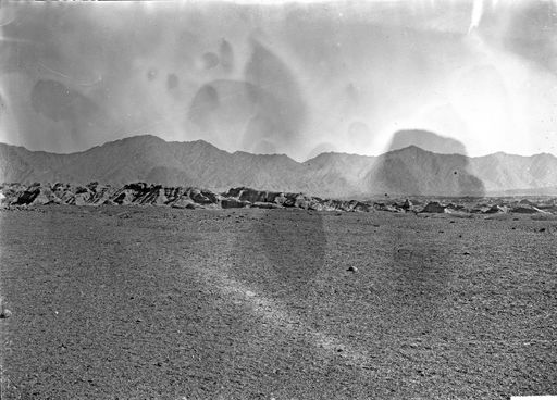 B1292: Wüstenlandschaft mit Ruinenfeld (B_1292__Kizil_Kharga.jpg)