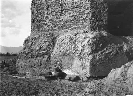 B 1302: Südwestecke des 'Großen Stūpa' des Avalokiteśvara nach der Freilegung.