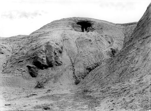 B 1346: Höhlentempel während der Grabungsarbeiten