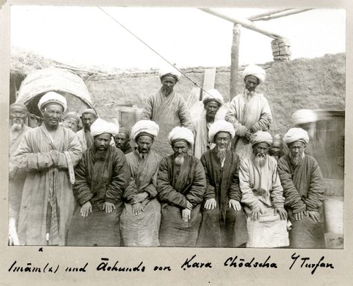 B1355: Würdenträger (Imame und Akhonds) der Gemeinden Karakhoja, Awad und Astana (B_1355_pos.jpg)