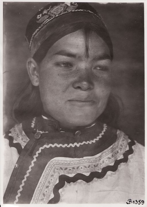 B1359: Frau aus der Kucha-Oase (Turfan_III_22_B_1359.jpg)