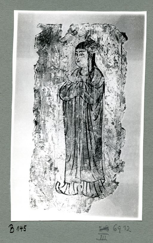 B145: Stehende Frau, christliches Gemälde (?) (B_145_III_6912_Kho_pos.jpg)