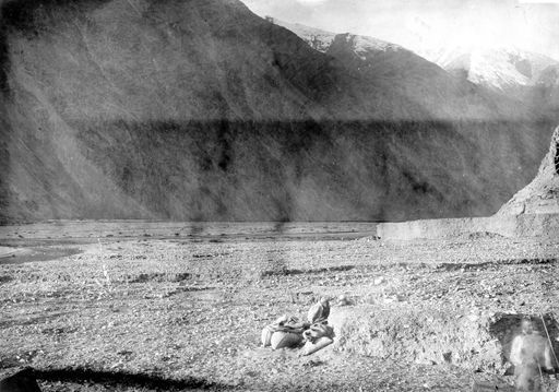 B 1456: Karakorumkette, Rastplatz Kulan beri oder Kulan öldi (das Wildpferd starb), Aufnahme von der Rückreise Le Coqs über Indien