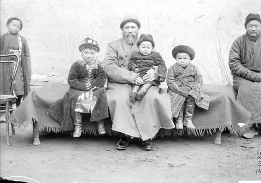 B 1482: Familie