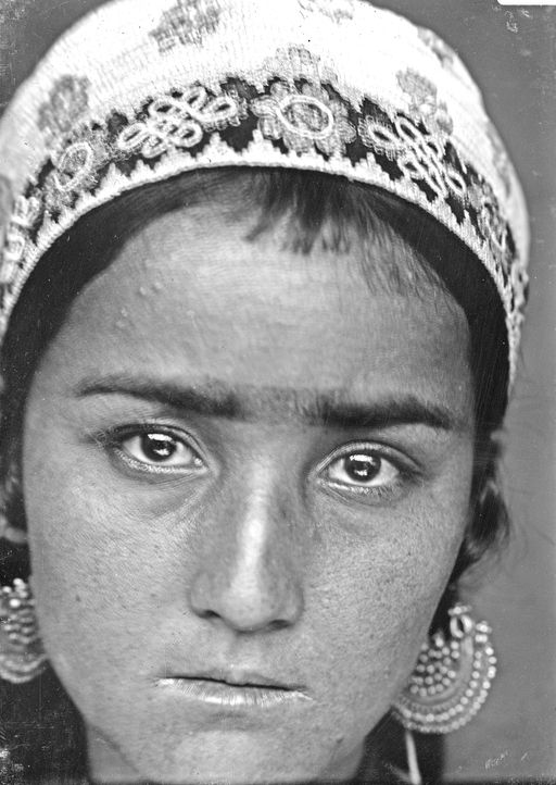 B1488: Hashirä Khan, Bäuerin aus Kirish (B_1488_Hasmrae_Chan_Baeuerin_Kirisch.jpg)