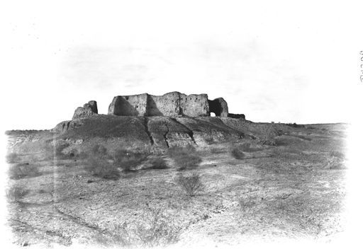 B 1508: Ruine auf einem Hügel