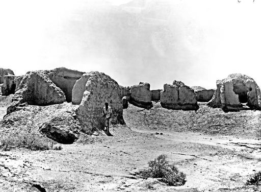 B 1548: Anlagen im Osten von Gebäude 5 - 7