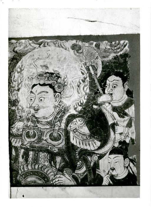 B156: Oberkörper des Vaiśravaṇa, Detail der rechten Seite des großen Garuḍa-Jagd-Bildes (B 153a) (B_156_IB_6879_pos.jpg)