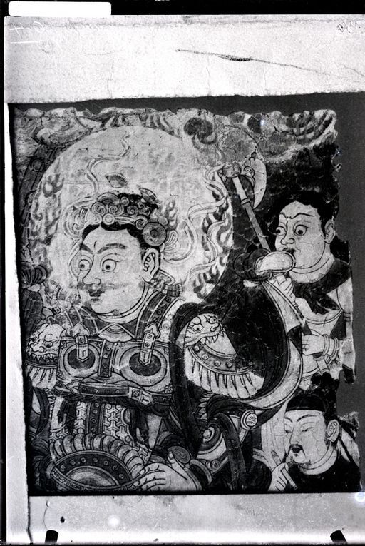 B 156: Oberkörper des Vaiśravaṇa, Detail der rechten Seite des großen Garuḍa-Jagd-Bildes (B 153a)