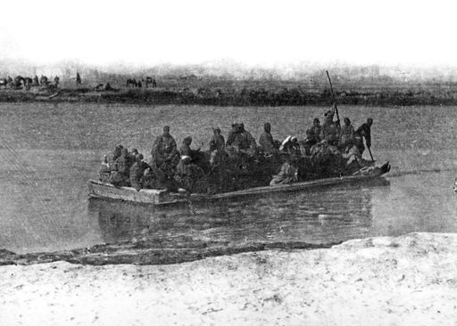 B1602: Pferdekarawane setzt mit einem flachen Fährboot über den Fluss. vermutlich von Le Coqs Heimreise (B_1602_Personen.jpg)