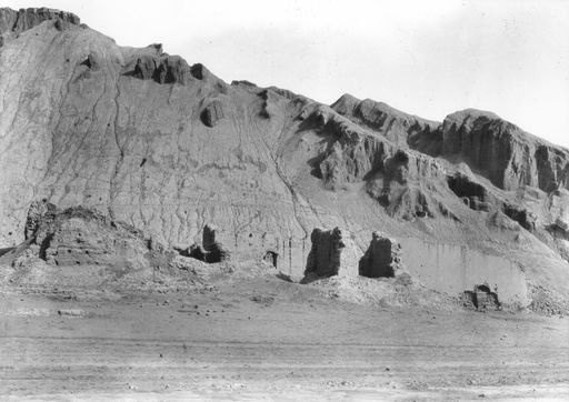 B 1606: Westfront des Gebäudes