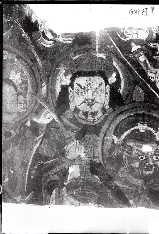 B 166: Fragment eines Kriegers auf Seidenbild mit Avalokiteśvara-Darstellung