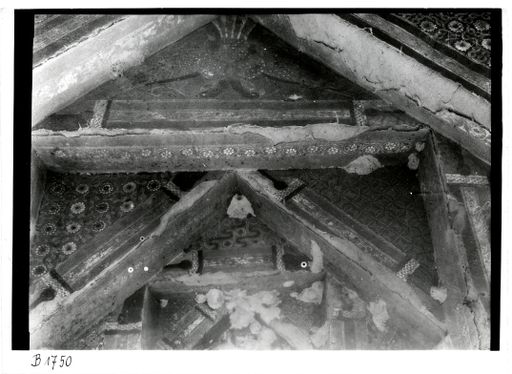 B1750: Doppelköpfiger Garuḍa und Blütenornamente (B_1750_pos.jpg)