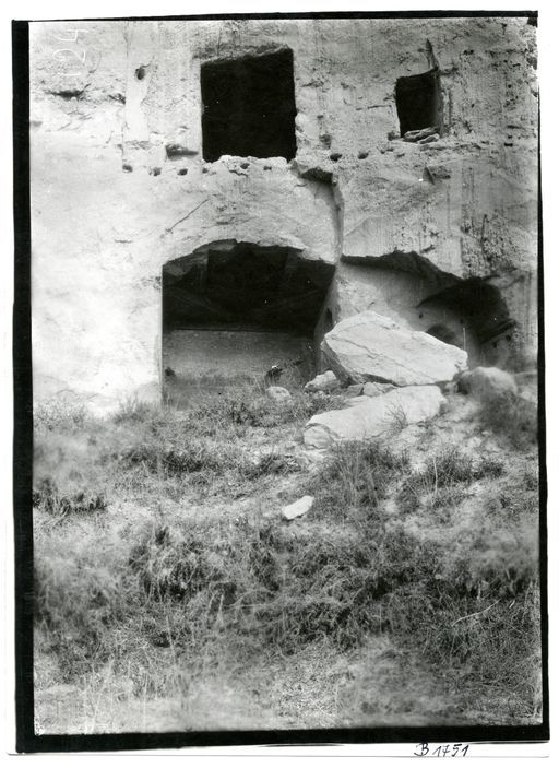 B1751: Höhlenöffnungen und Balkenlöcher (B_1751_Kiz_pos.jpg)