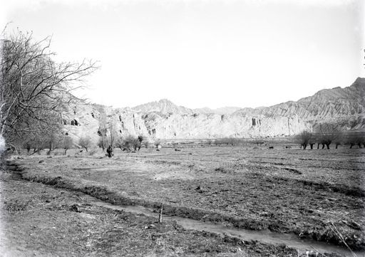 B1769: Östlicher Höhenzug mit Höhlen (B_1769_Kiz.jpg)
