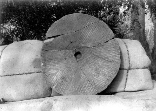 B 1836: Großer Mahlstein Dm 163cm