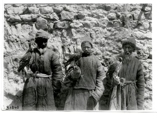 B1840: Drei Beizjäger mit Greifvögeln (B_1840_Ankauf_pos.jpg)