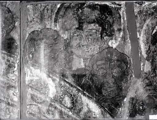 B 185: Teil einer Parinirvāṇa-Szene: rechter Teil: Mönche und ander verehren den sterbenden Buddha