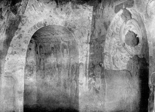 B1852: Höhle mit Wandmalerei von Blüten, Wolken, stehenden Buddhas und Bodhisattvas (B_1852_Kum_38.jpg)