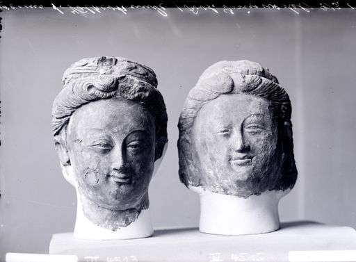B 1913: Zwei Köpfe Bodhisattvas